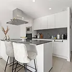 Retreat 3br With Ocean Views - Fitness, Pool And Wellness Access