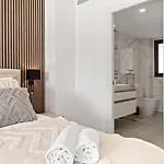 Retreat 3br With Ocean Views - Fitness, Pool And Wellness Access Apartment *
