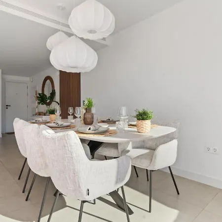 Retreat 3br With Ocean Views - Fitness, Pool And Wellness Access Apartment