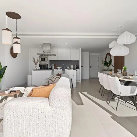 Apartment Retreat 3br With Ocean Views - Fitness, Pool And Wellness Access Estepona