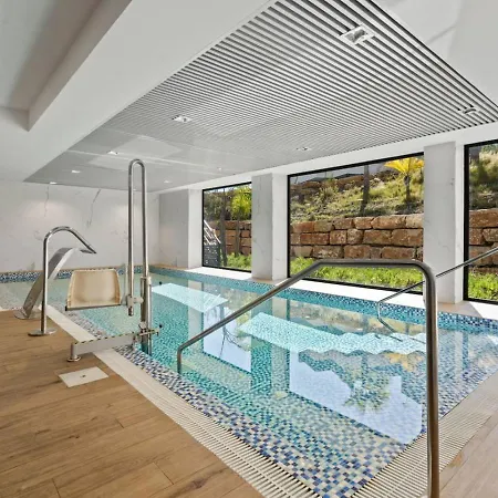 Retreat 3br With Ocean Views - Fitness, Pool And Wellness Access *