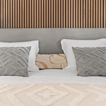 Apartment Retreat 3br With Ocean Views And Pool Access Estepona