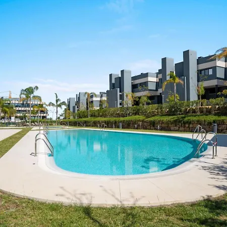 Retreat 3br With Ocean Views And Pool Access Apartment Estepona