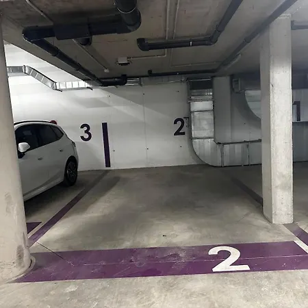 Apartment Retreat 3br With Ocean Views And Pool Access *