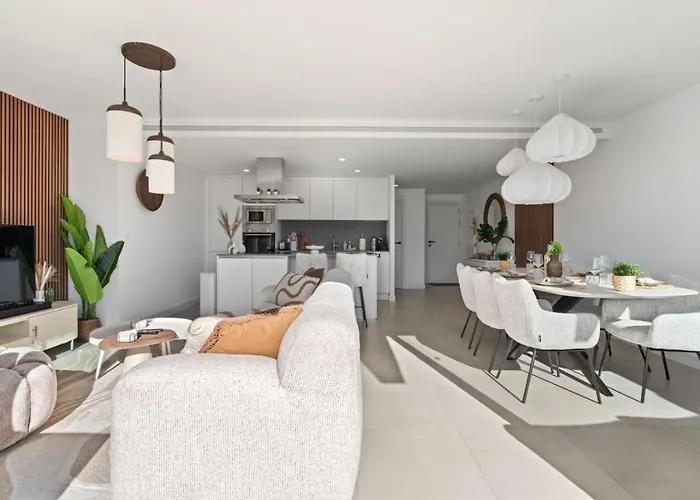 Apartament Retreat 3br With Ocean Views And Pool Access Estepona