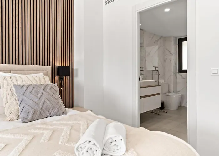 Retreat 3br With Ocean Views And Pool Access 公寓 *