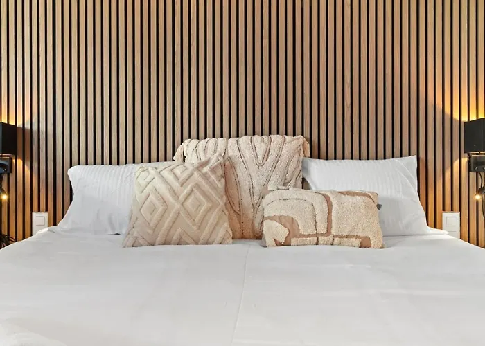 Retreat 3br With Ocean Views And Pool Access Apartment *