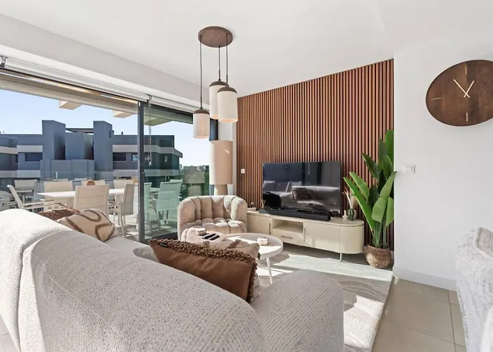 Retreat 3br With Ocean Views And Pool Access شقة إِستيبونا